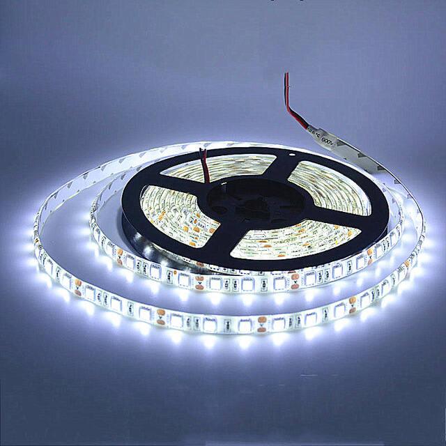 LED SZALAG BELTÉRI 3528 SMD 60 led/ hideg fehér
