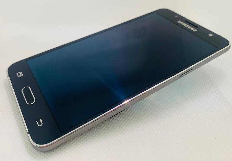 Samsung Galaxy J5 2016 Használt, Fekete színben , 16 gb