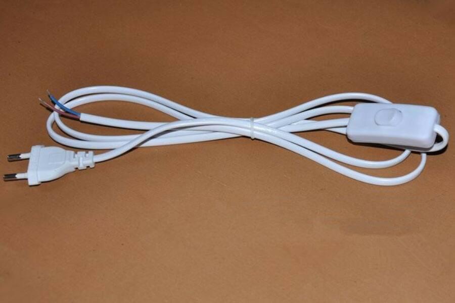 Szerelt vezeték kapcsolóval 2X0,75 fehér 180cm